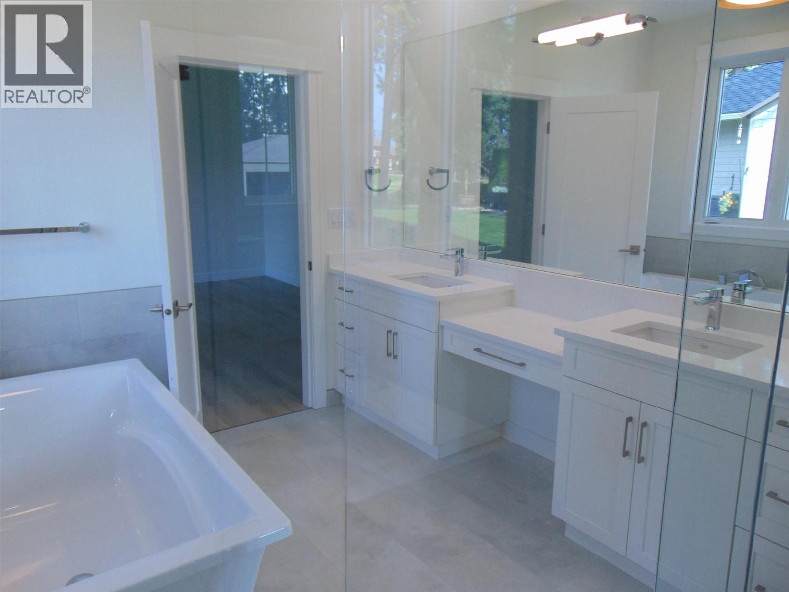 2508 Golf View Crescent, Blind Bay
