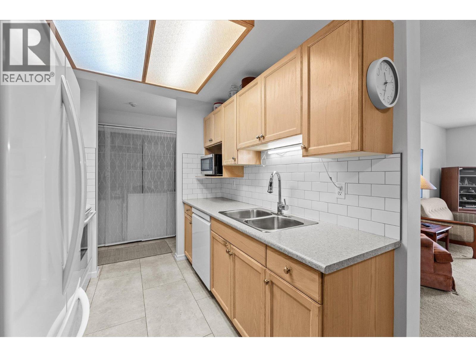 410 3155 De Montreuil Court, Kelowna