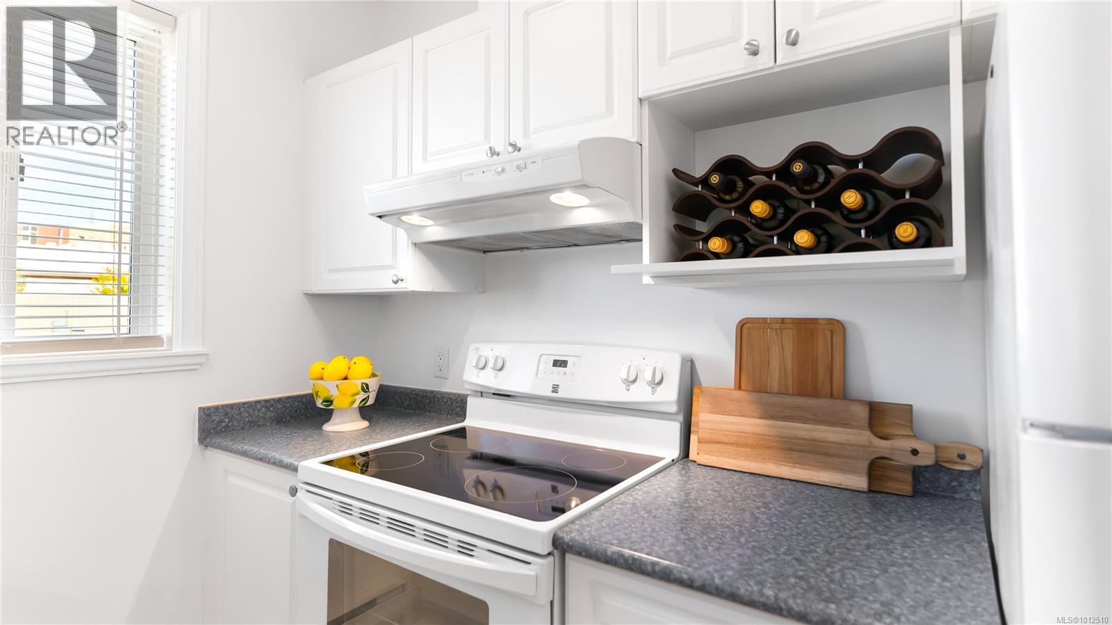 405 2310 Trent Street, Victoria
