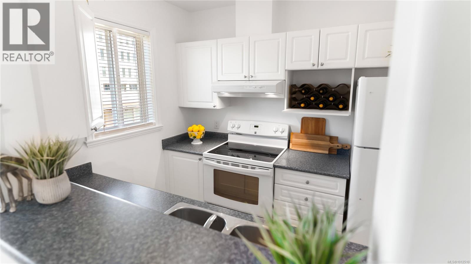405 2310 Trent Street, Victoria