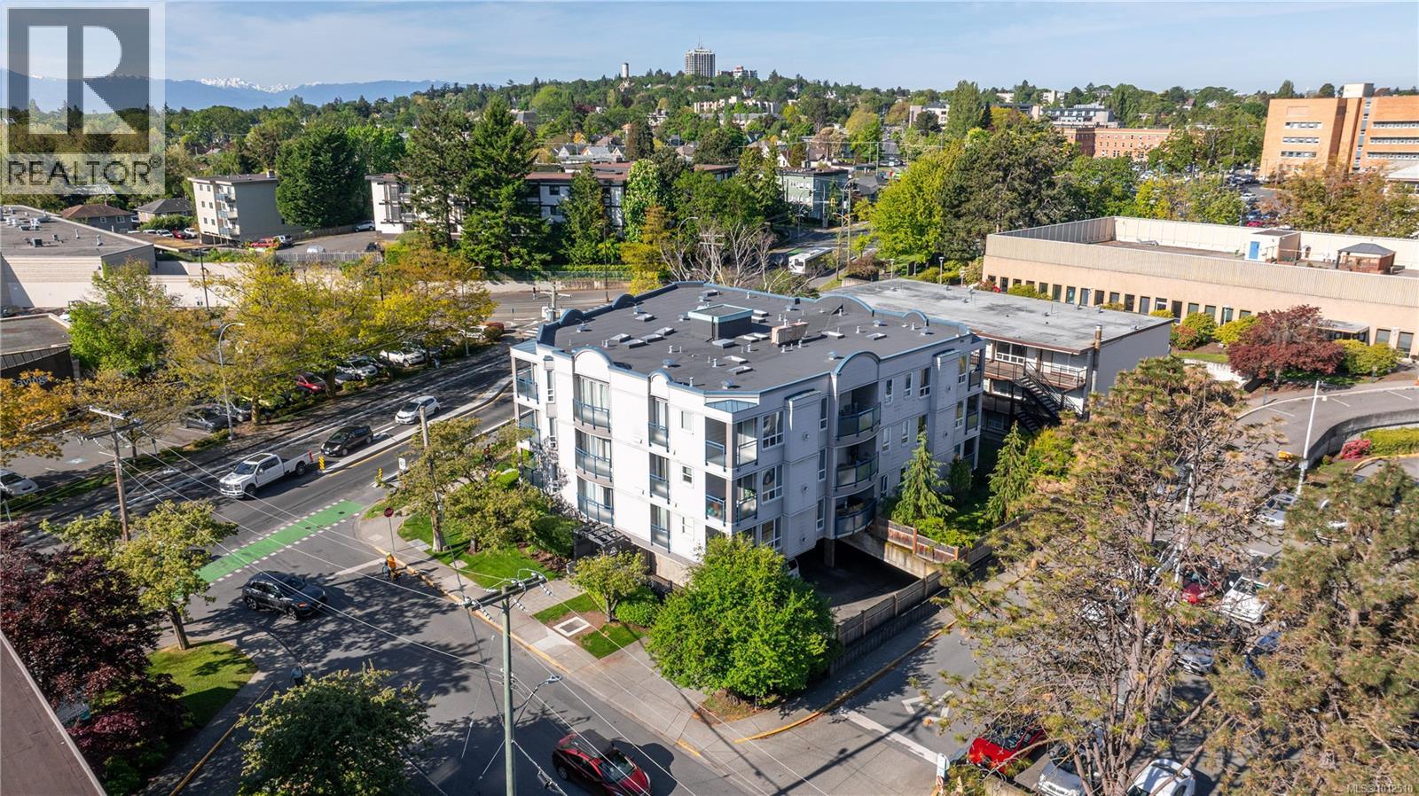 405 2310 Trent Street, Victoria