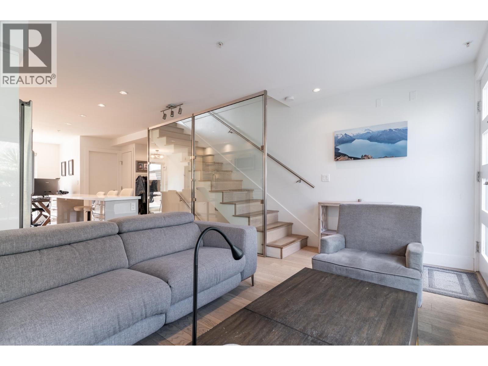 16 2358 WESTERN AVENUE, North Vancouver