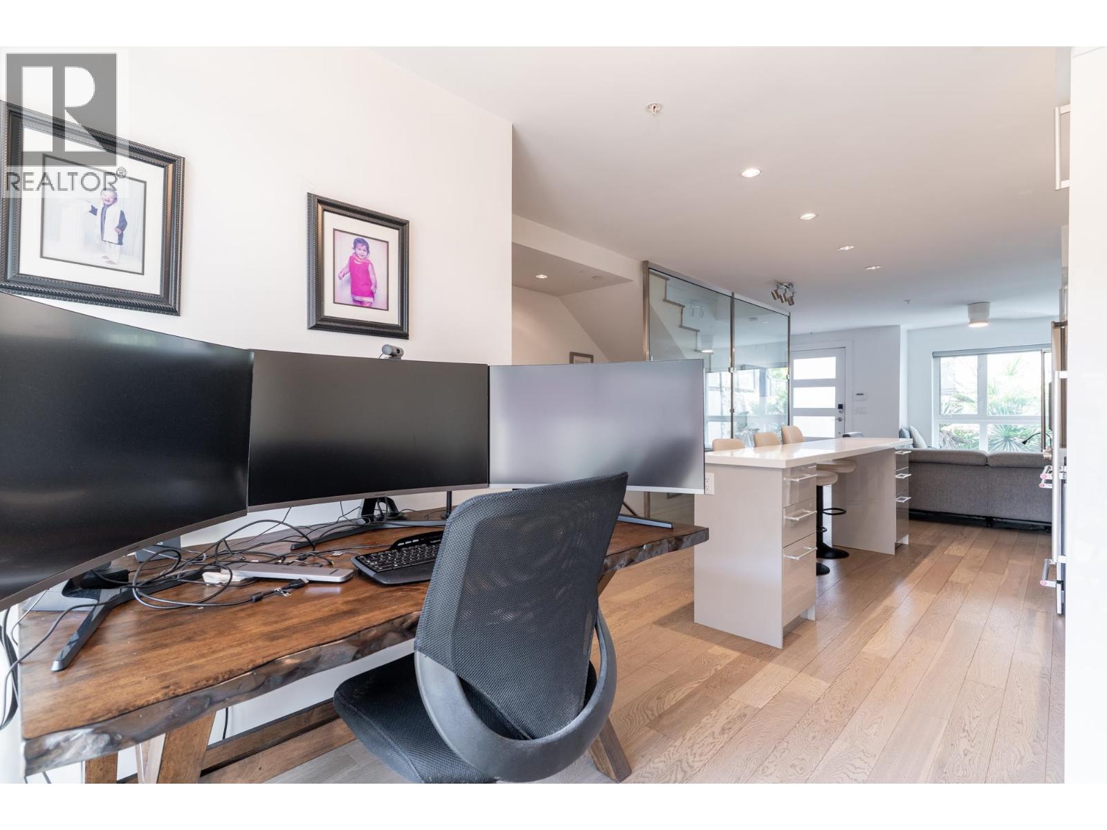 16 2358 WESTERN AVENUE, North Vancouver