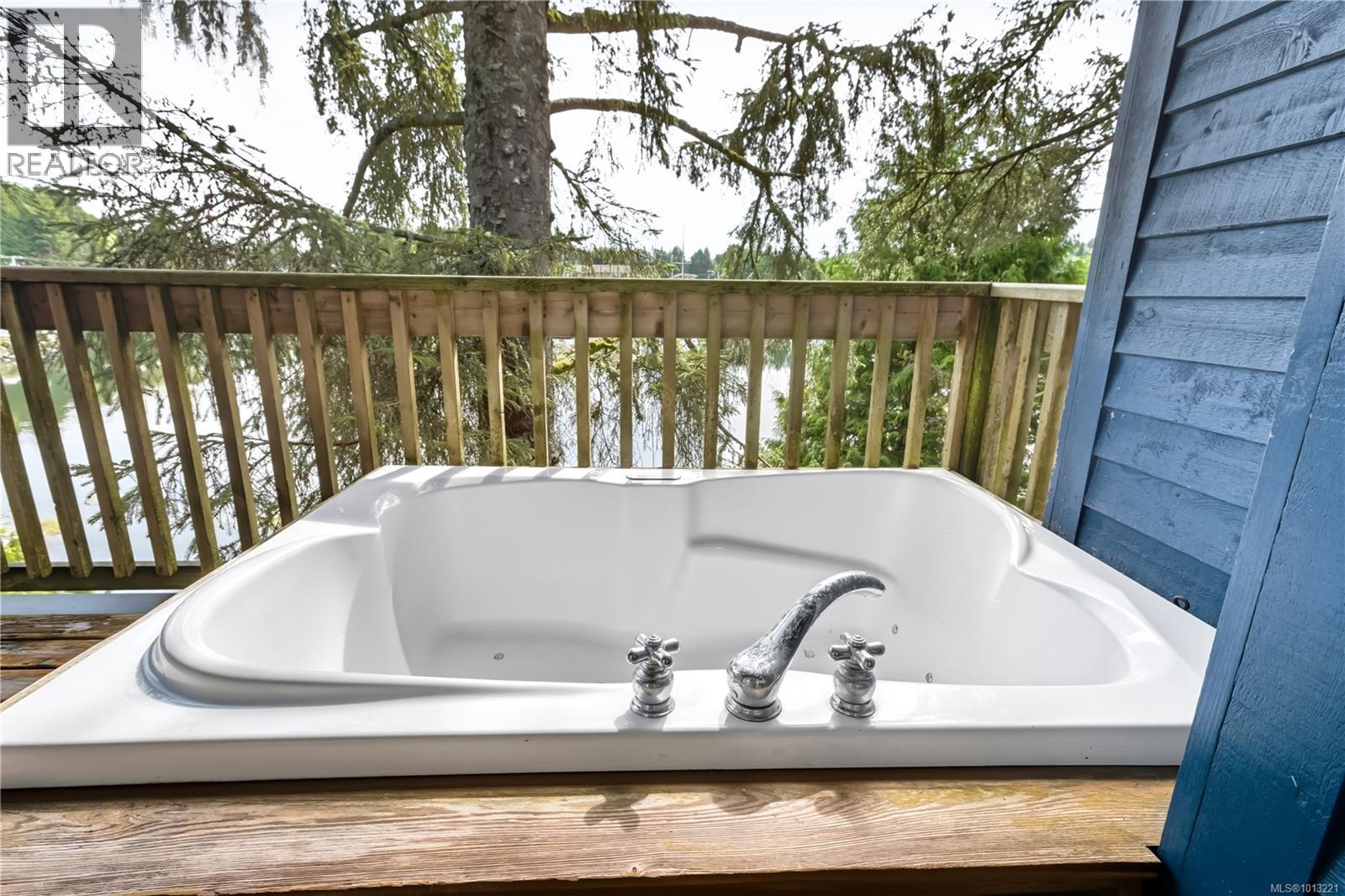 1003 1971 Harbour Cres, Ucluelet