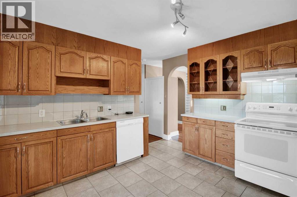 Single Family House Bungalow for Sale in   Avenue NE Winston Heights/Mountview Calgary 