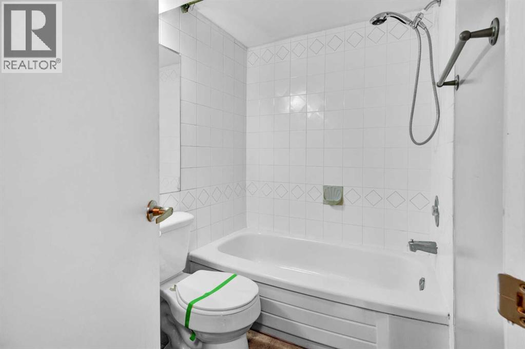 Single Family House Bungalow for Sale in   Avenue NE Winston Heights/Mountview Calgary 