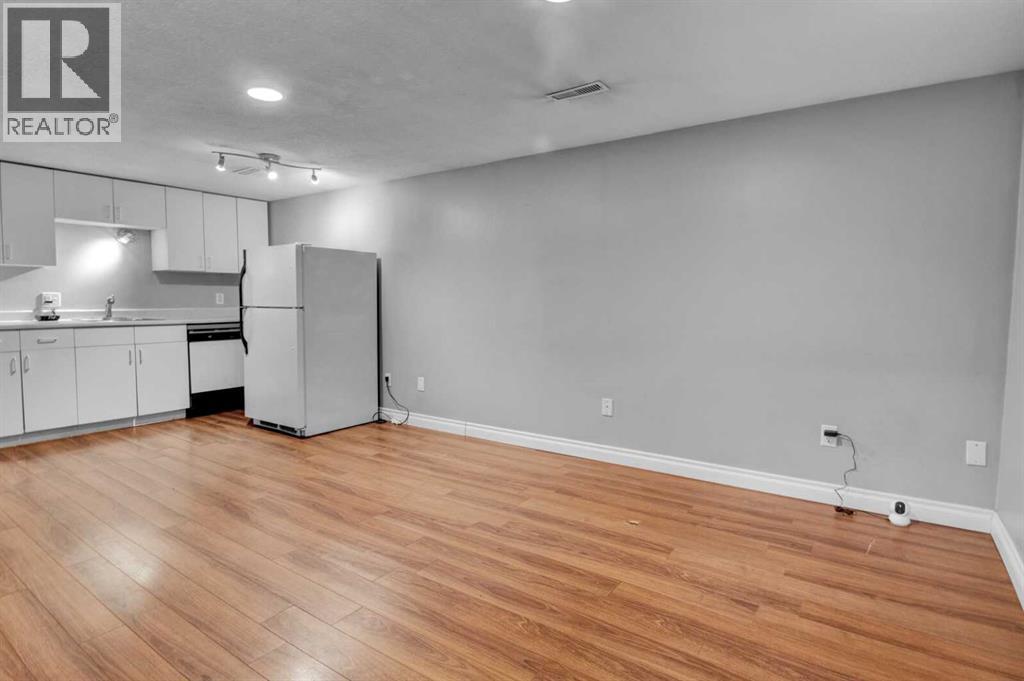 Single Family House Bungalow for Sale in   Avenue NE Winston Heights/Mountview Calgary 