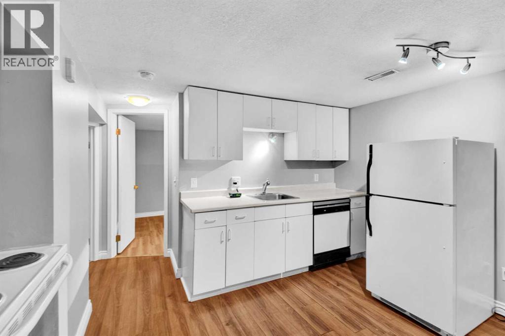 Single Family House Bungalow for Sale in   Avenue NE Winston Heights/Mountview Calgary 