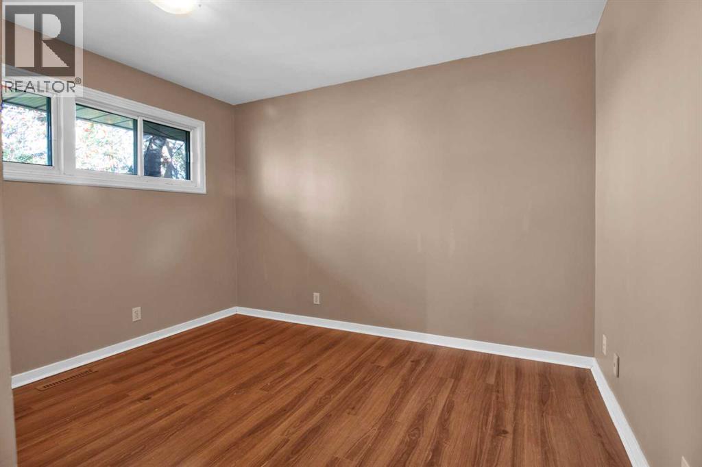 Single Family House Bungalow for Sale in   Avenue NE Winston Heights/Mountview Calgary 