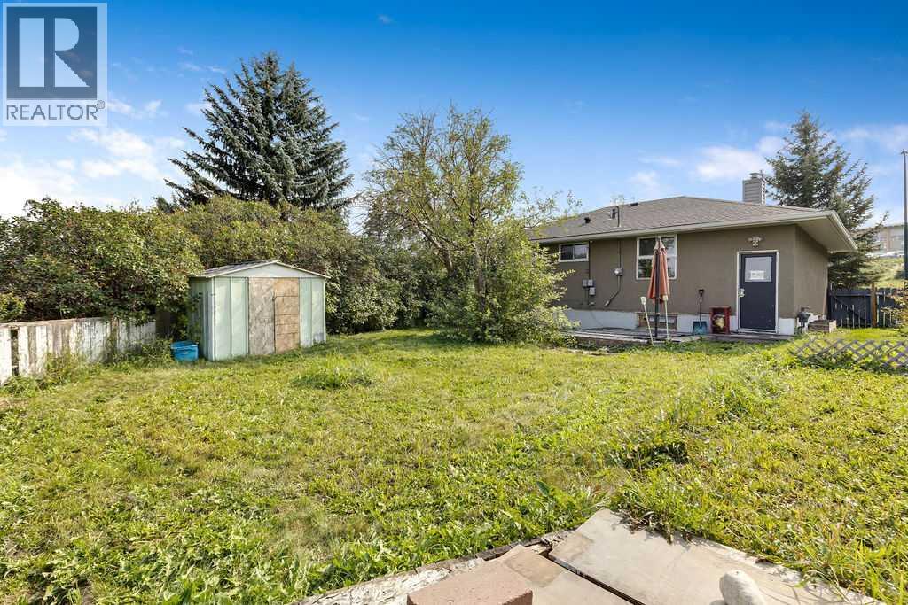 Single Family House Bungalow for Sale in   Avenue NE Winston Heights/Mountview Calgary 