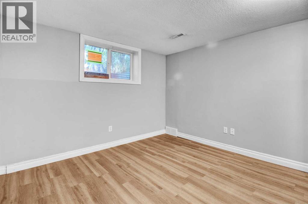 Single Family House Bungalow for Sale in   Avenue NE Winston Heights/Mountview Calgary 