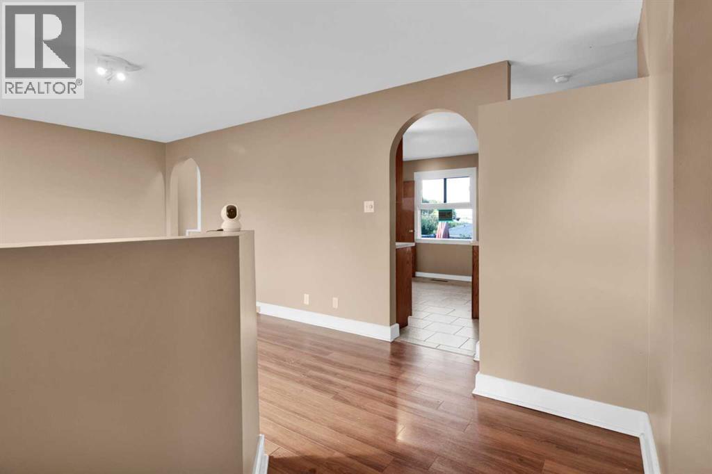 Single Family House Bungalow for Sale in   Avenue NE Winston Heights/Mountview Calgary 