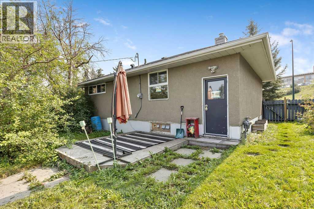 Single Family House Bungalow for Sale in   Avenue NE Winston Heights/Mountview Calgary 