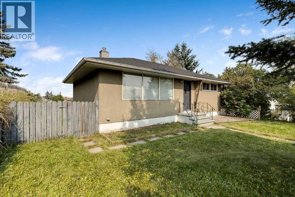Single Family House Bungalow for Sale in   Avenue NE Winston Heights/Mountview Calgary 