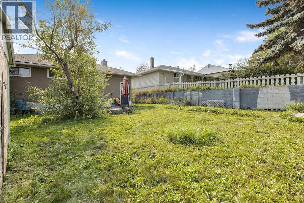 Single Family House Bungalow for Sale in   Avenue NE Winston Heights/Mountview Calgary 
