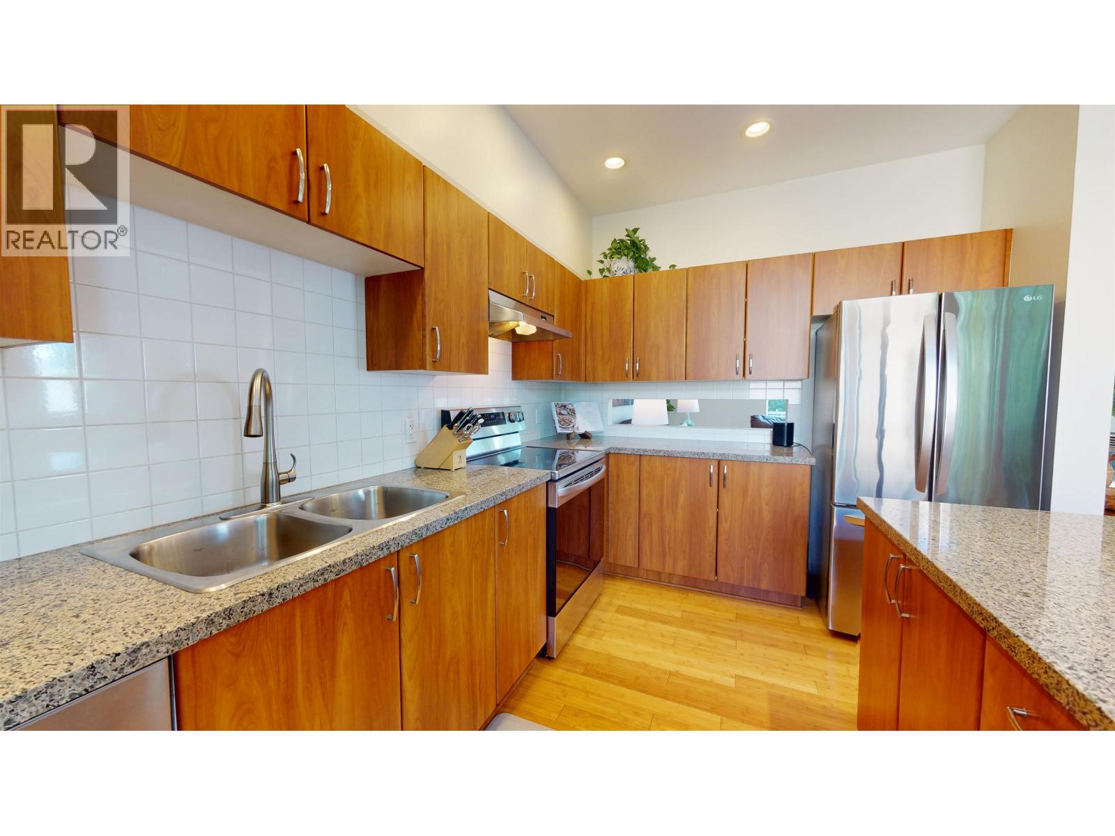 25 39893 GOVERNMENT ROAD, Squamish