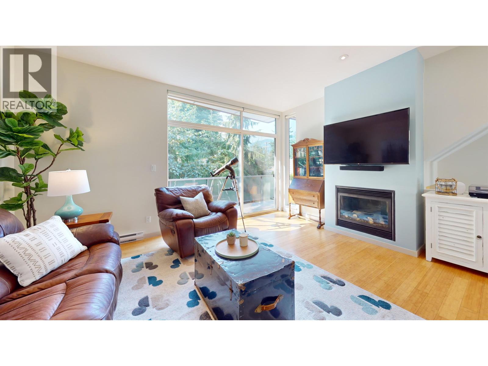25 39893 GOVERNMENT ROAD, Squamish