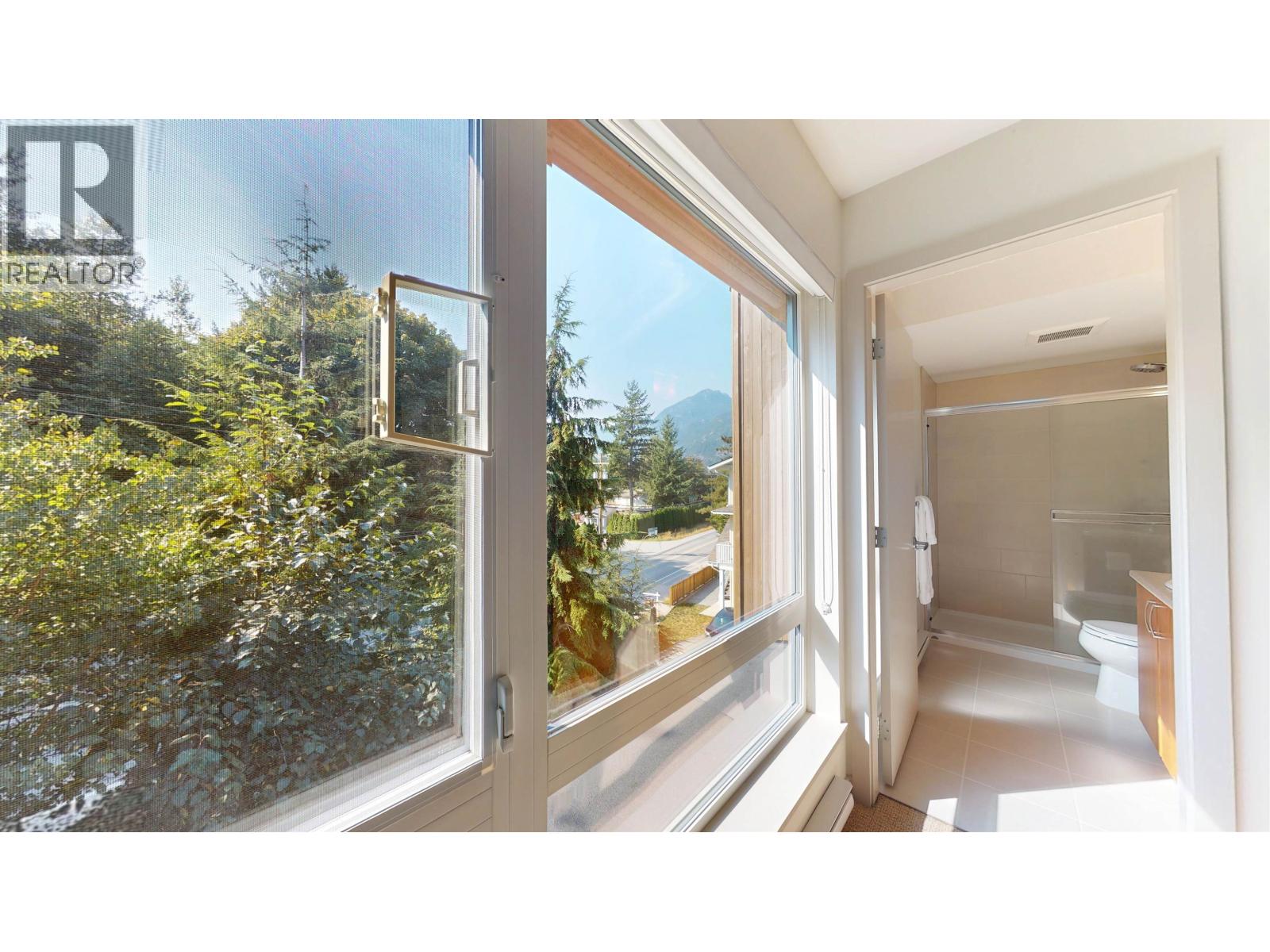 25 39893 GOVERNMENT ROAD, Squamish