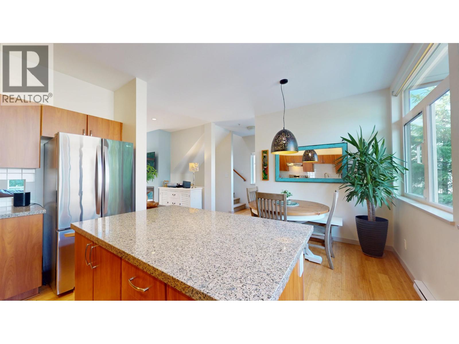 25 39893 GOVERNMENT ROAD, Squamish