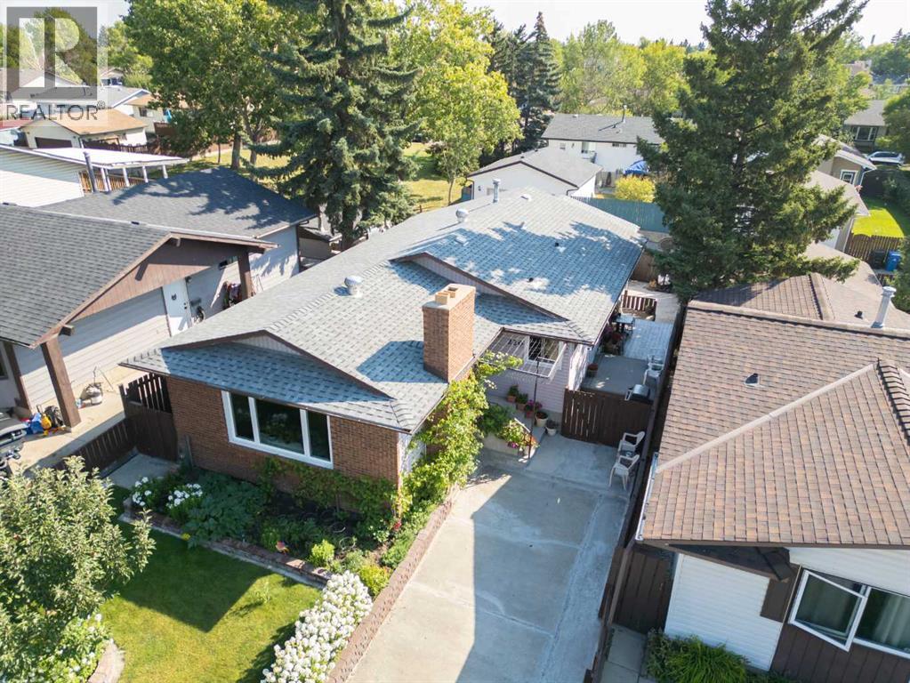 Single Family House Bungalow for Sale in  Temple Close NE Temple Calgary 