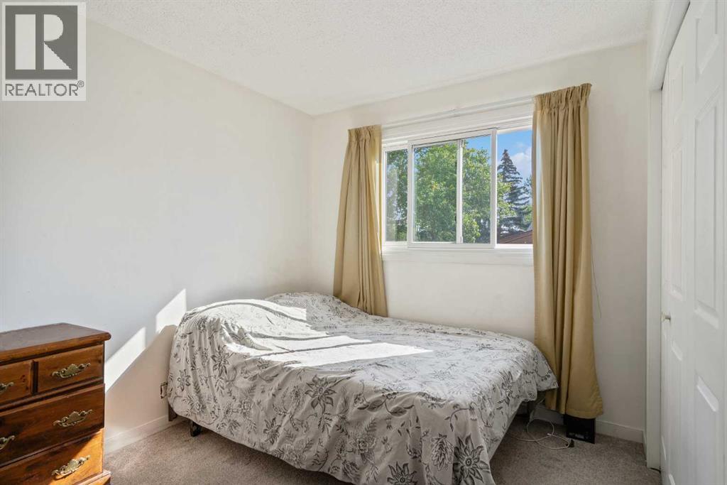 Single Family House Bungalow for Sale in  Temple Close NE Temple Calgary 