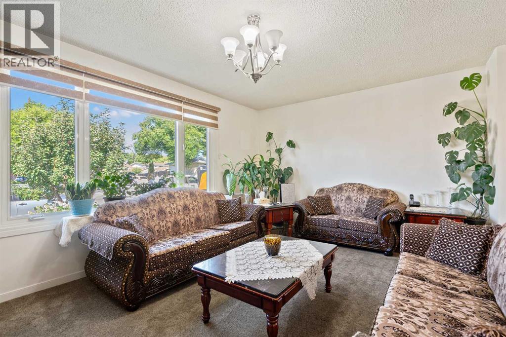 Single Family House Bungalow for Sale in  Temple Close NE Temple Calgary 