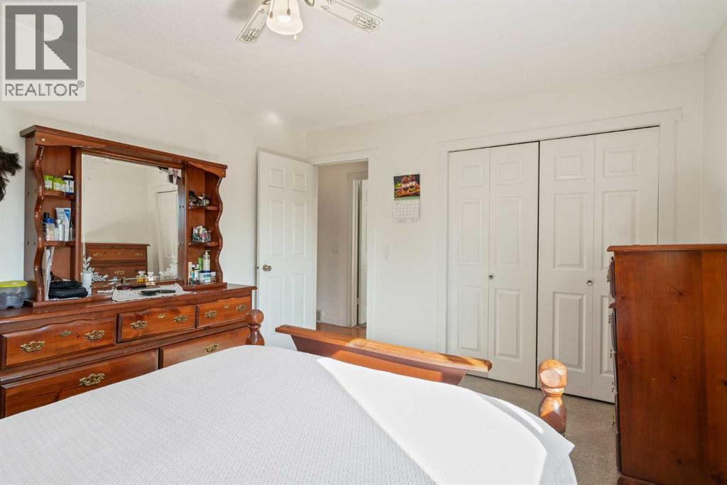 Single Family House Bungalow for Sale in  Temple Close NE Temple Calgary 