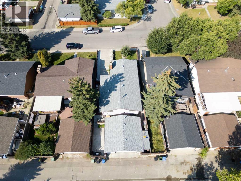 Single Family House Bungalow for Sale in  Temple Close NE Temple Calgary 