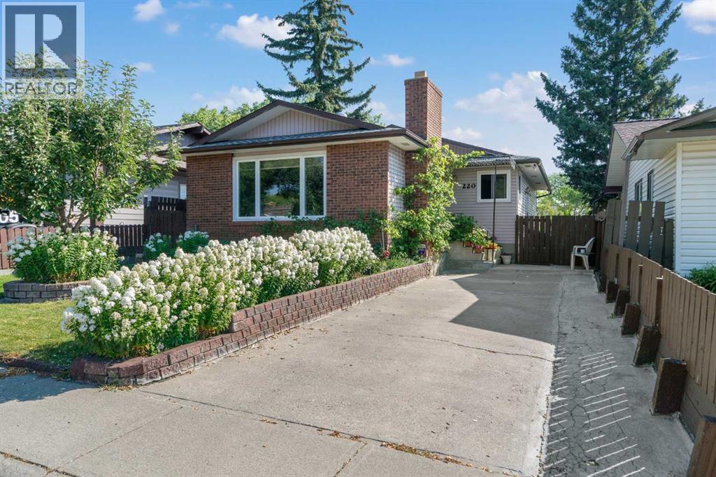 220 Temple Close NE, Calgary, Alberta