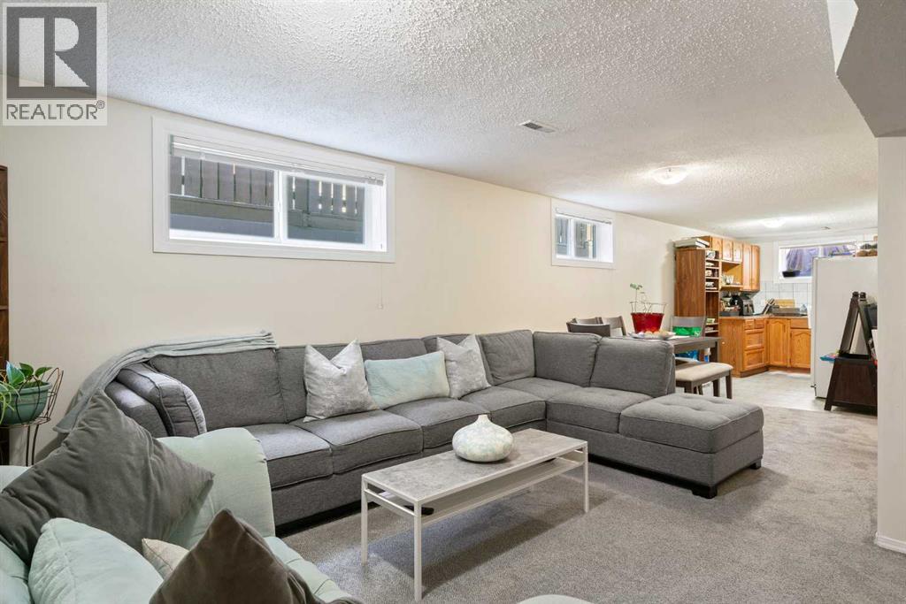 Single Family House Bungalow for Sale in  Temple Close NE Temple Calgary 