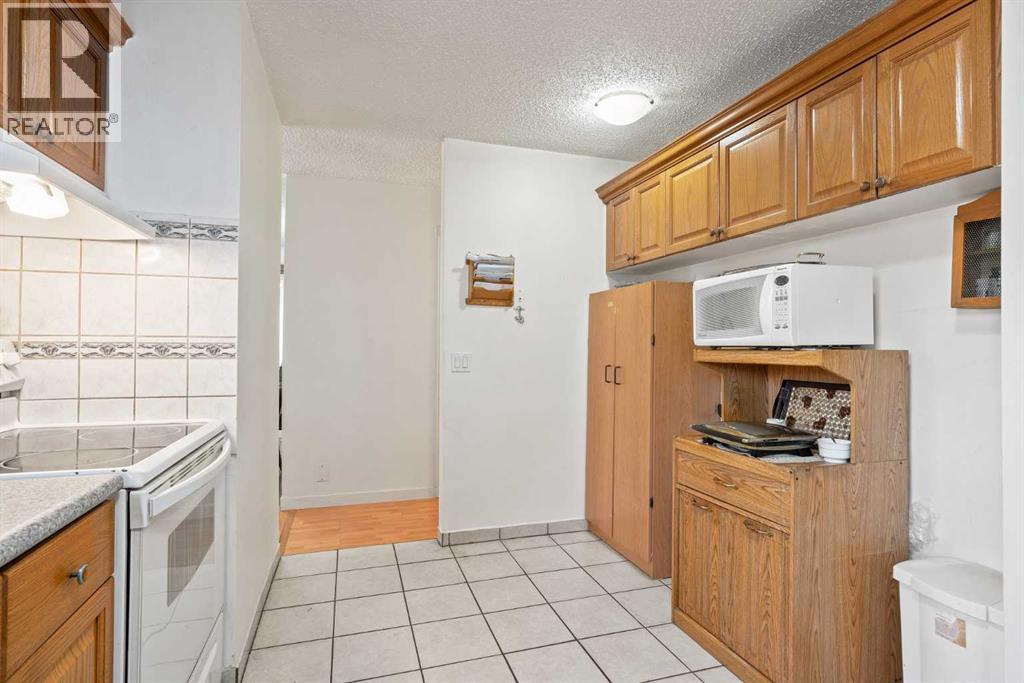 Single Family House Bungalow for Sale in  Temple Close NE Temple Calgary 
