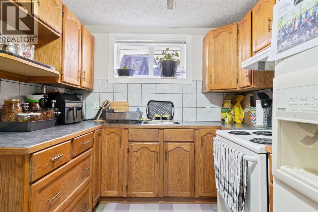 Single Family House Bungalow for Sale in  Temple Close NE Temple Calgary 