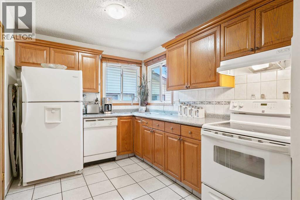 Single Family House Bungalow for Sale in  Temple Close NE Temple Calgary 
