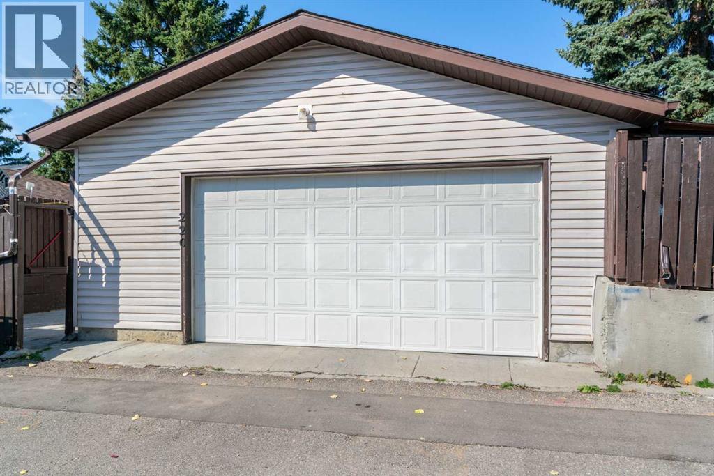 Single Family House Bungalow for Sale in  Temple Close NE Temple Calgary 