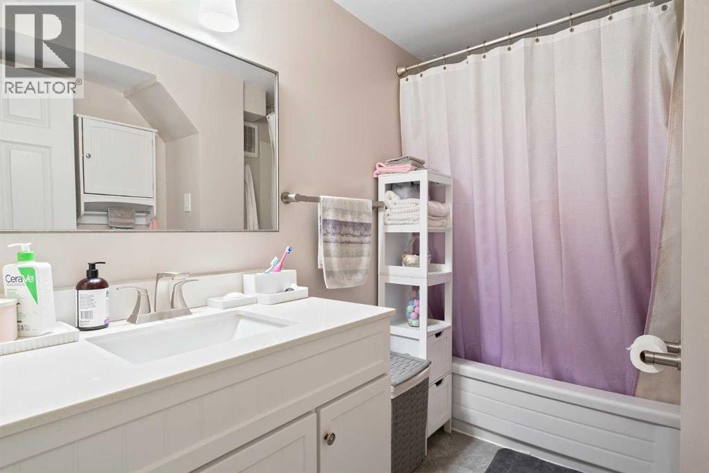 Single Family House Bungalow for Sale in  Temple Close NE Temple Calgary 