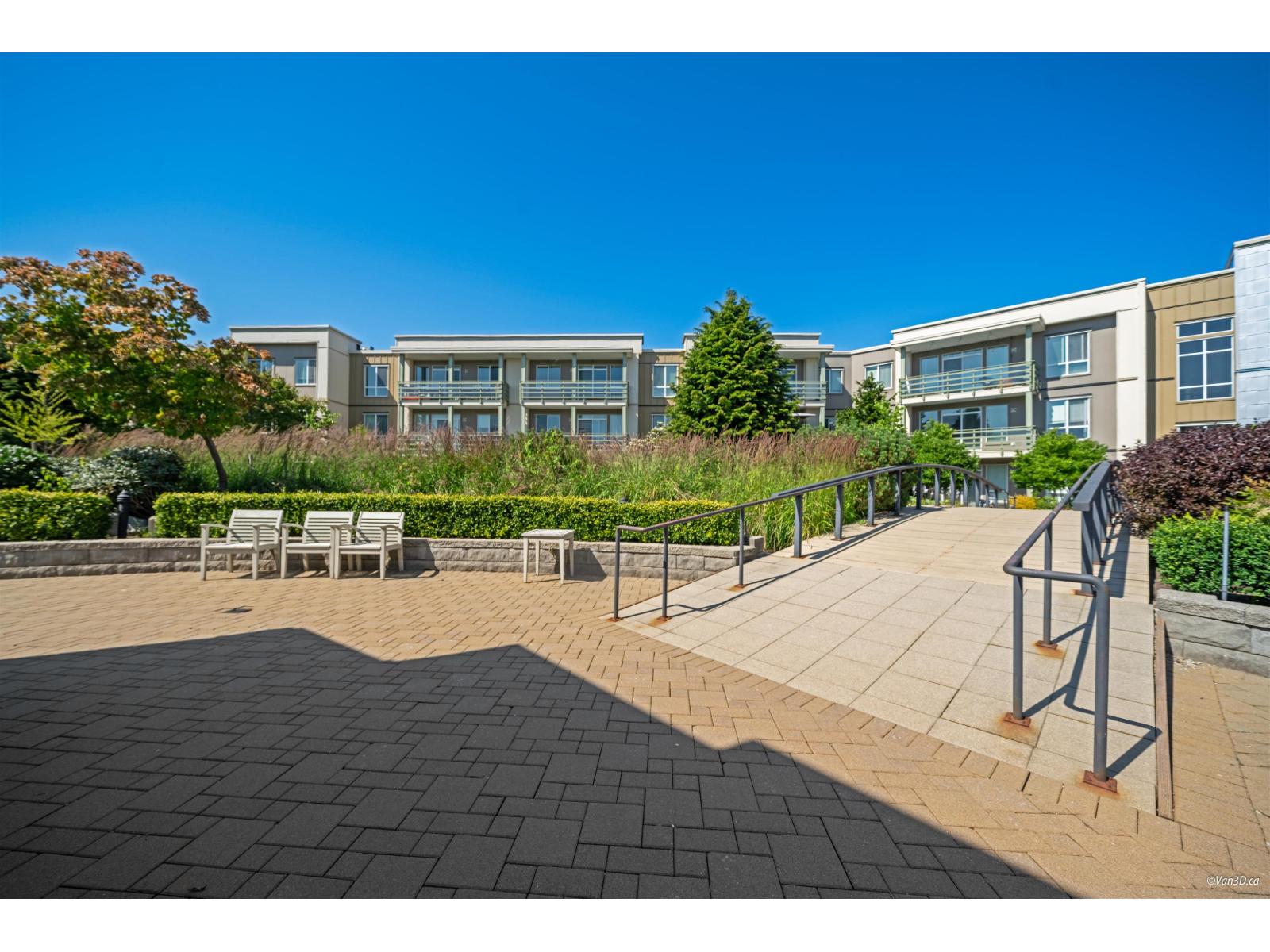 210 15850 26 AVENUE, Surrey