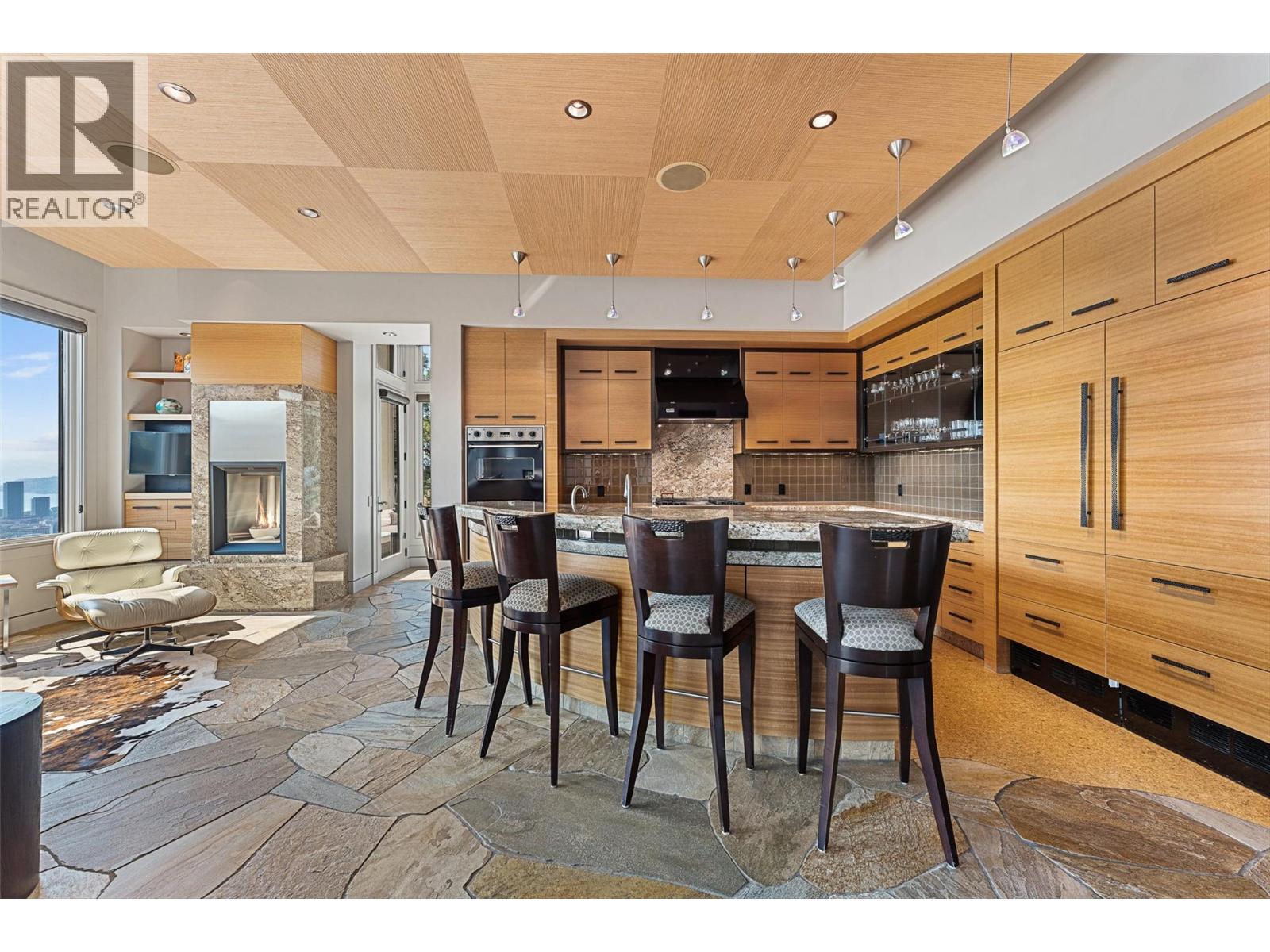  742 Highpointe Place, Kelowna