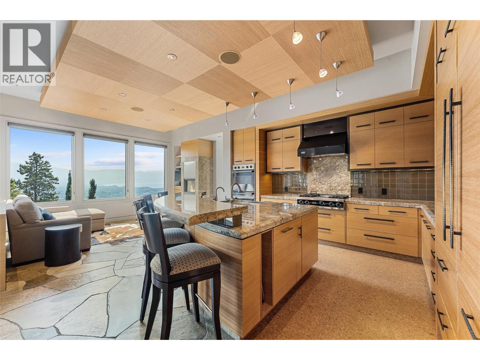  742 Highpointe Place, Kelowna