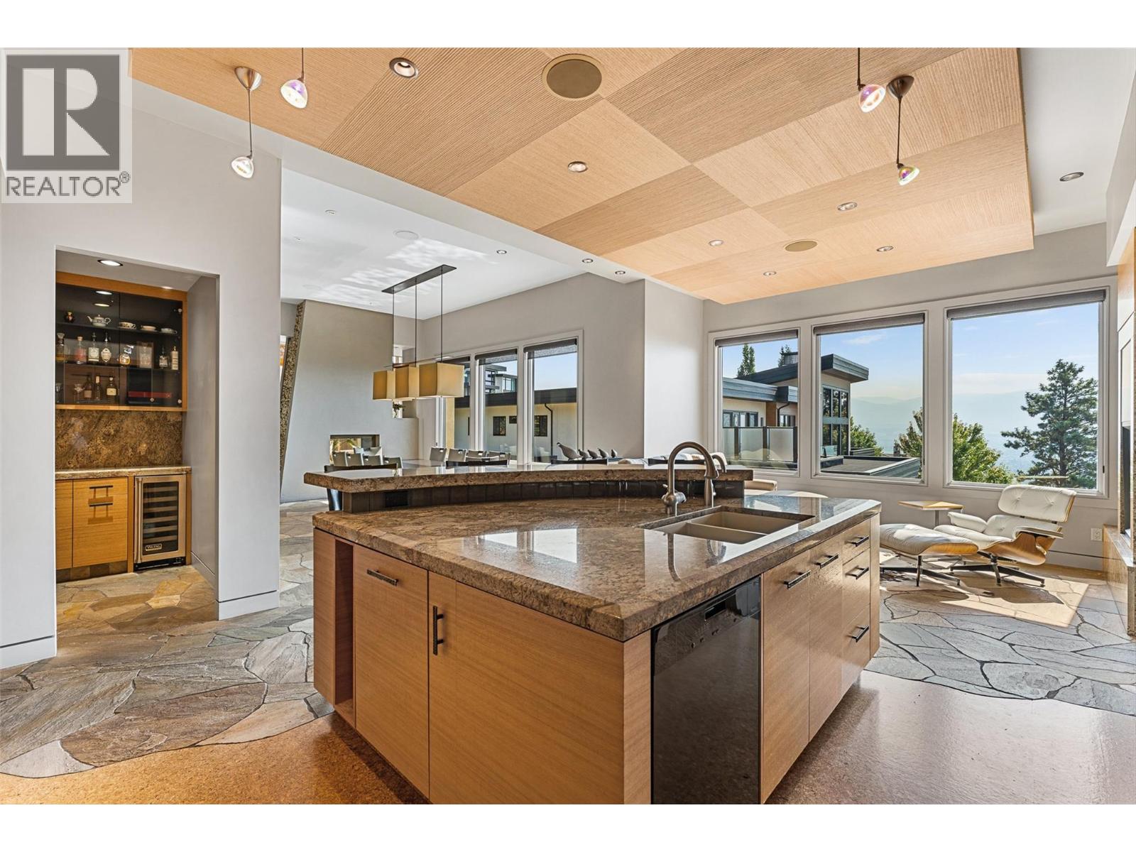  742 Highpointe Place, Kelowna