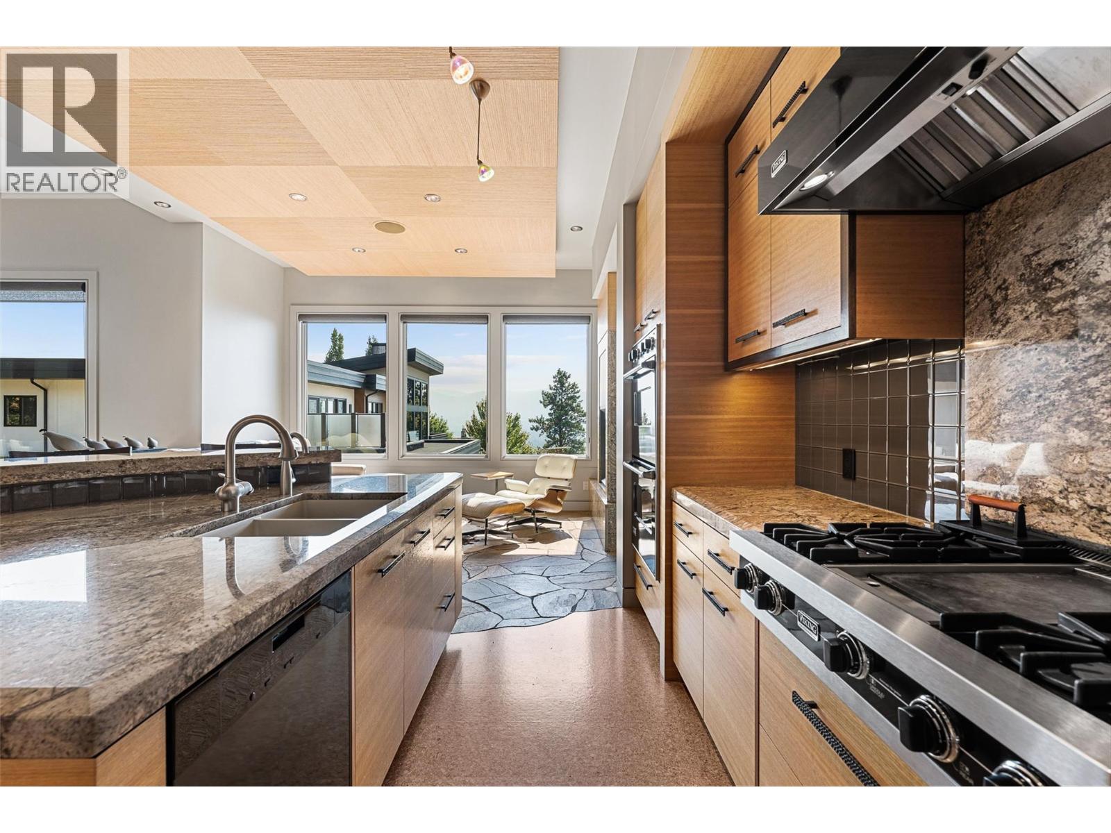  742 Highpointe Place, Kelowna