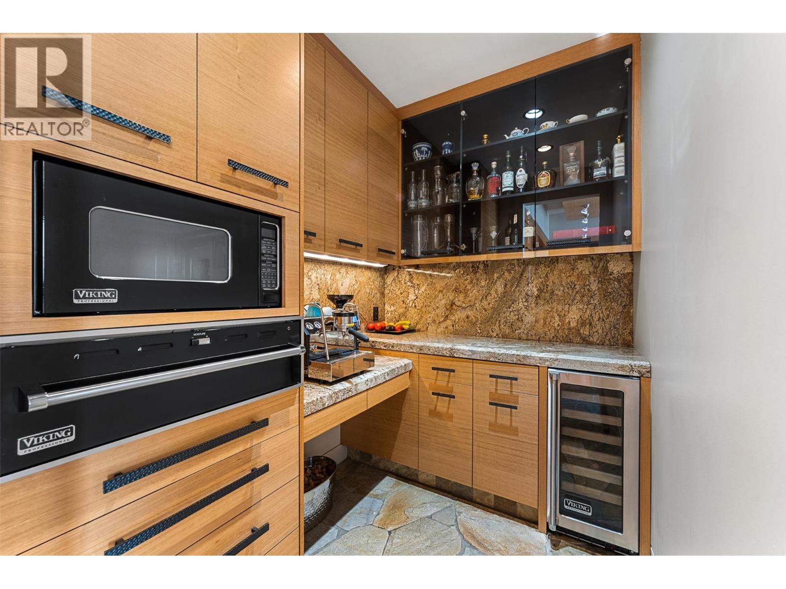  742 Highpointe Place, Kelowna