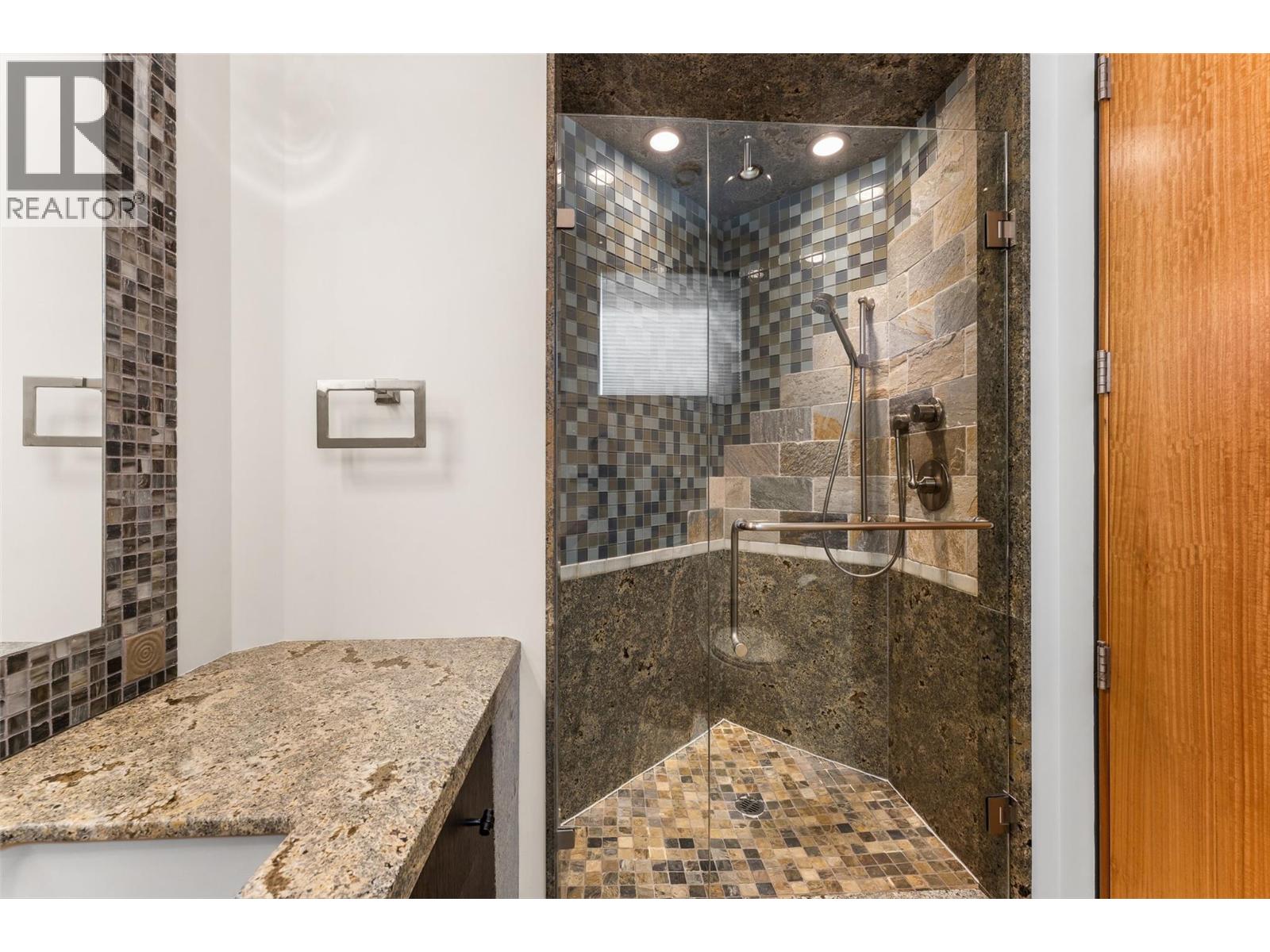  742 Highpointe Place, Kelowna