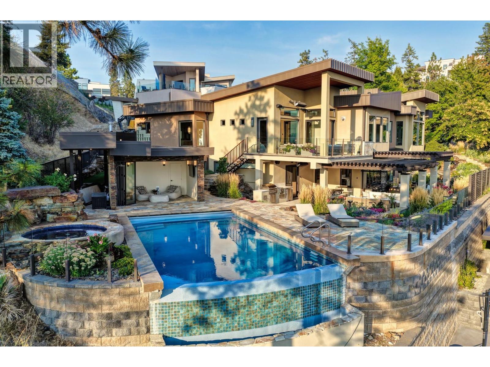  742 Highpointe Place, Kelowna