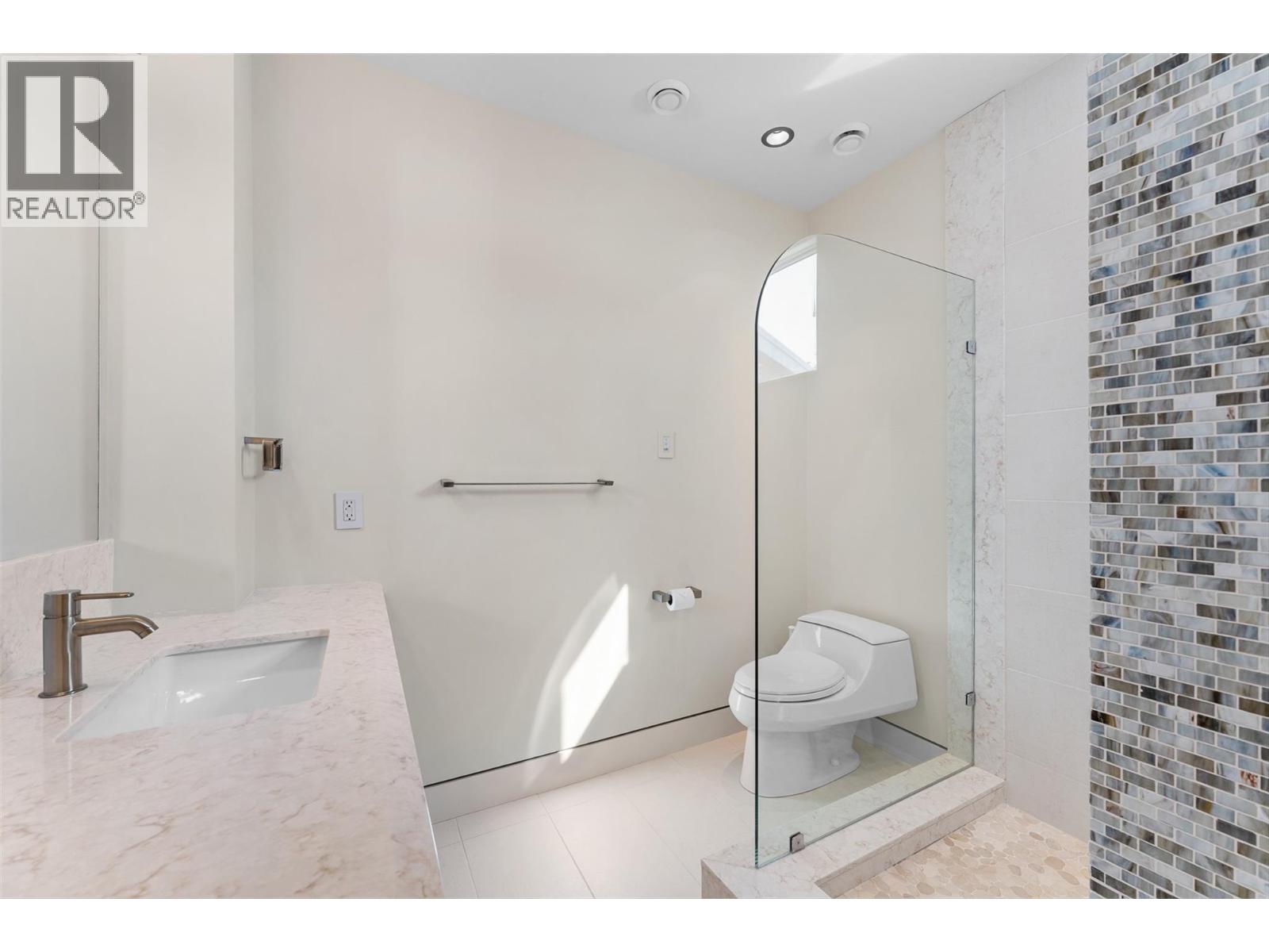  742 Highpointe Place, Kelowna