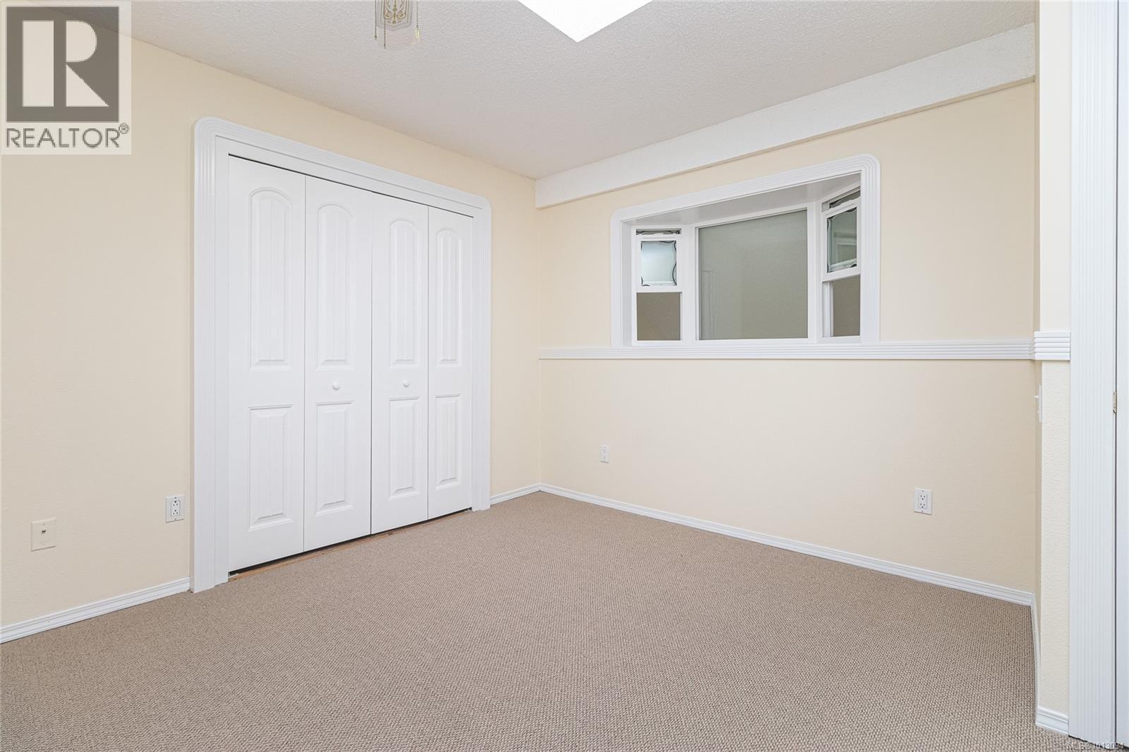 310 3215 Alder St, Saanich