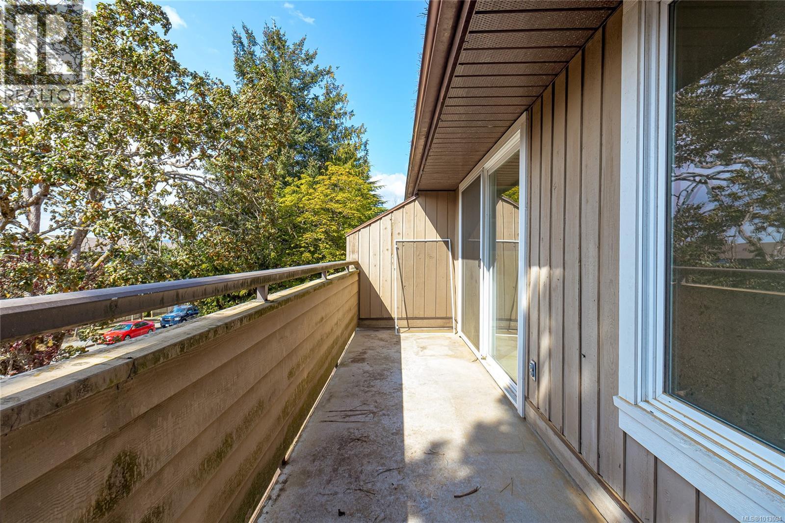 310 3215 Alder St, Saanich