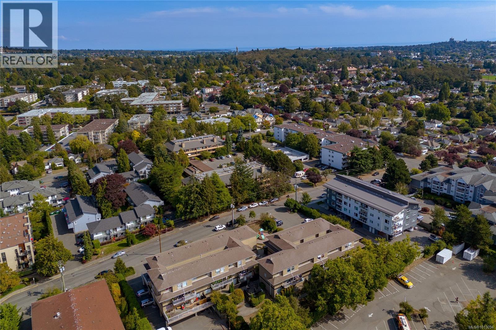 310 3215 Alder St, Saanich
