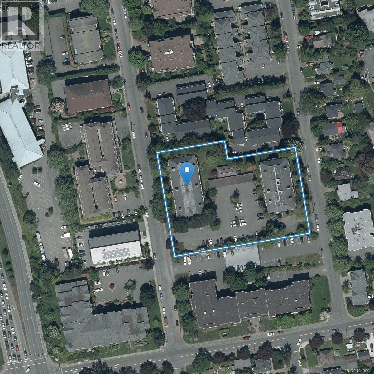 310 3215 Alder St, Saanich