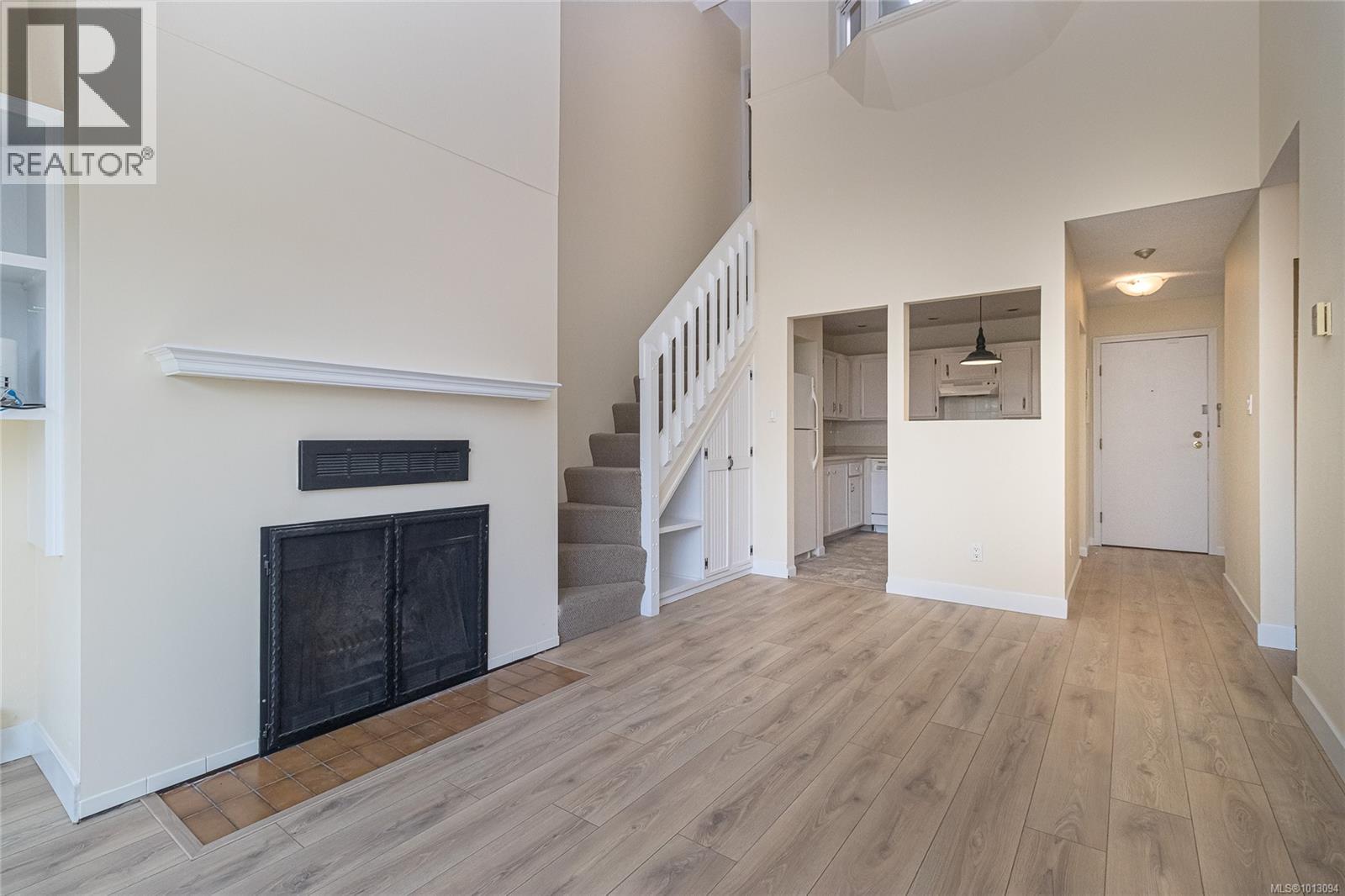 310 3215 Alder St, Saanich