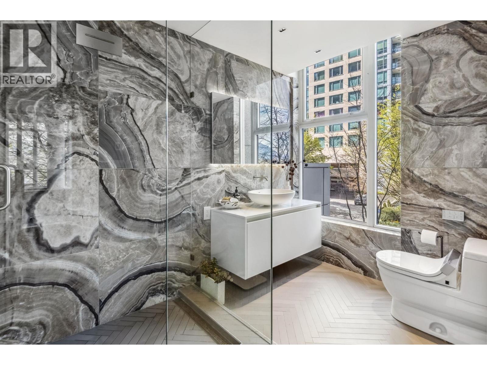 TH22 1281 W CORDOVA STREET, Vancouver